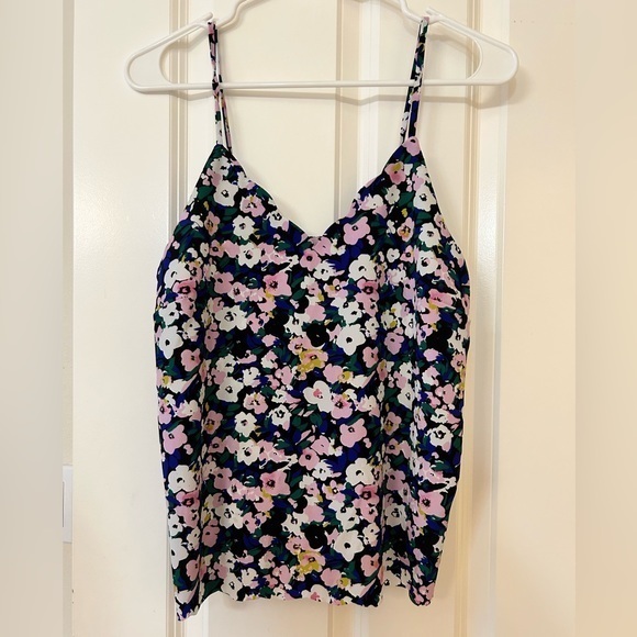 Halogen Scallop‎ Floral Top - Picture 5 of 7